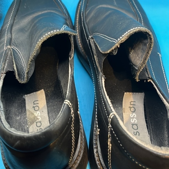 Sasson men’s black dress shoes size 8, white stitching - Picture 5 of 7